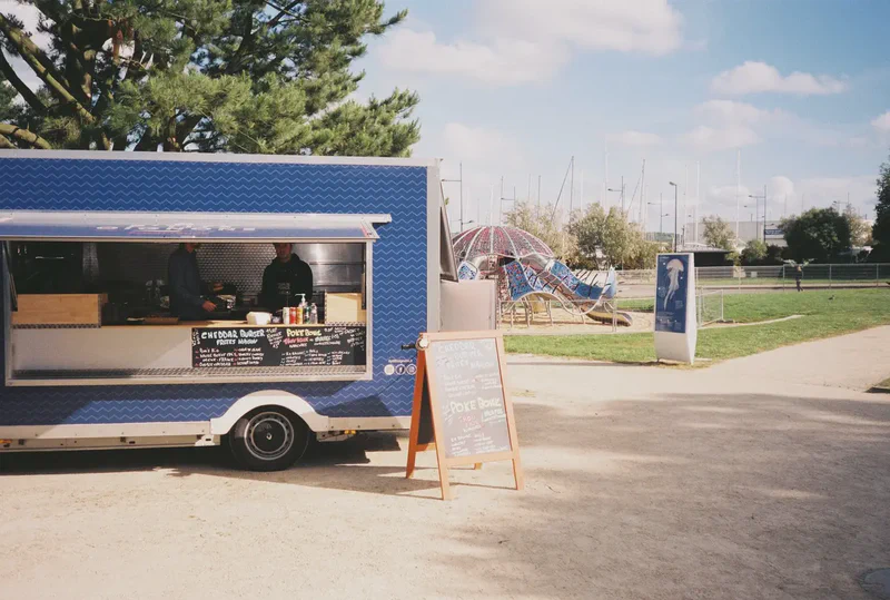 048 - 📍 Brest Surf Film Festival, Océanopolis - Cover